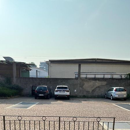 Bergamo Easy Airport Sleep&Fly Parking Apartment Bagian luar foto
