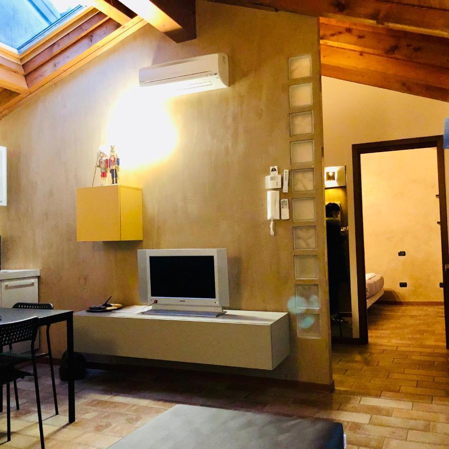 Bergamo Easy Airport Sleep&Fly Parking Apartment Bagian luar foto