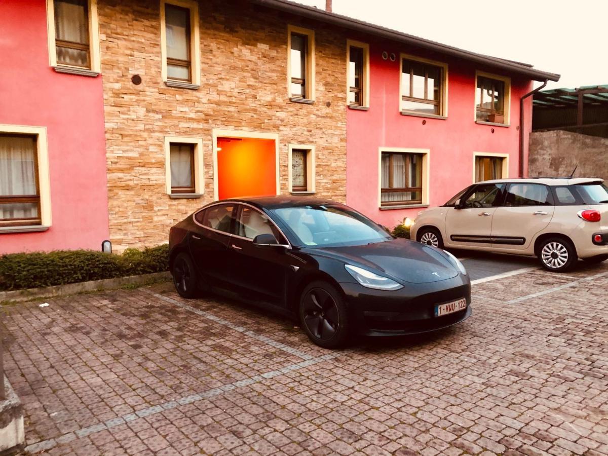 Bergamo Easy Airport Sleep&Fly Parking Apartment Bagian luar foto