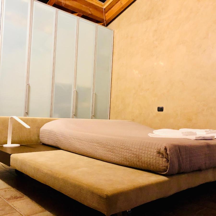 Bergamo Easy Airport Sleep&Fly Parking Apartment Bagian luar foto