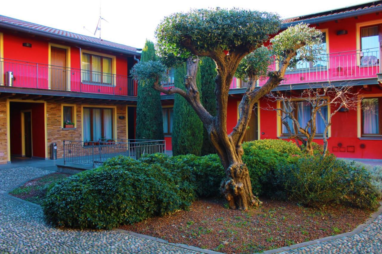Bergamo Easy Airport Sleep&Fly Parking Apartment Bagian luar foto