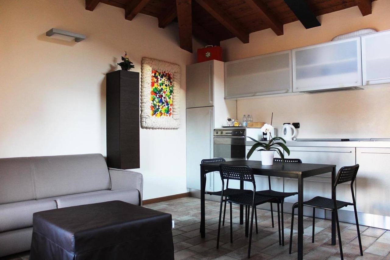 Bergamo Easy Airport Sleep&Fly Parking Apartment Bagian luar foto