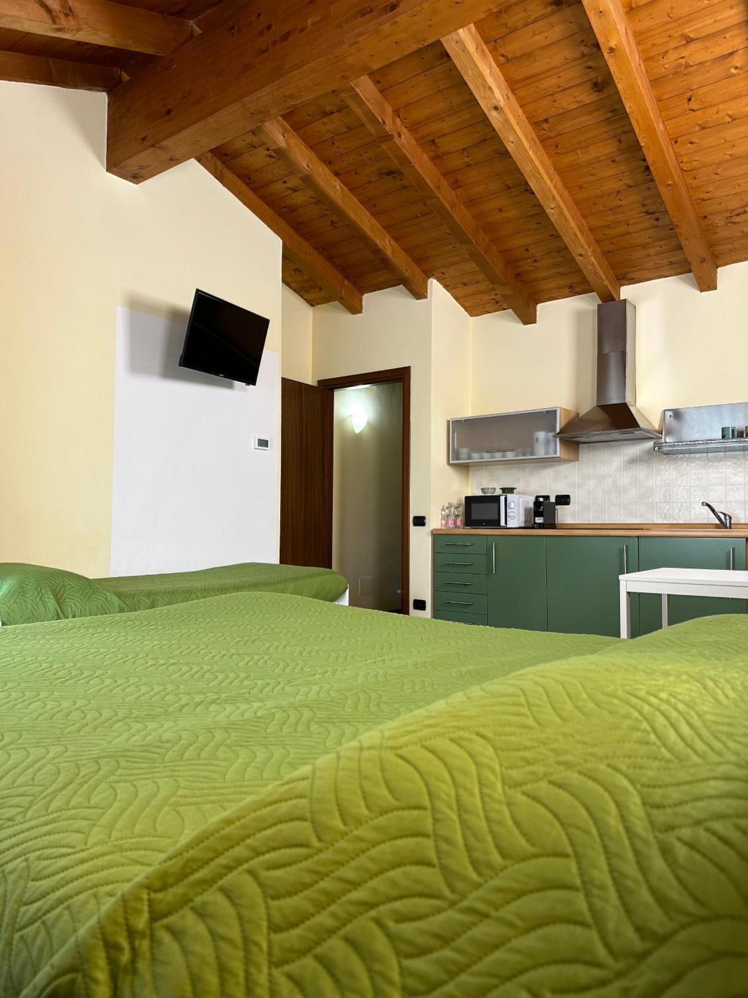 Bergamo Easy Airport Sleep&Fly Parking Apartment Bagian luar foto