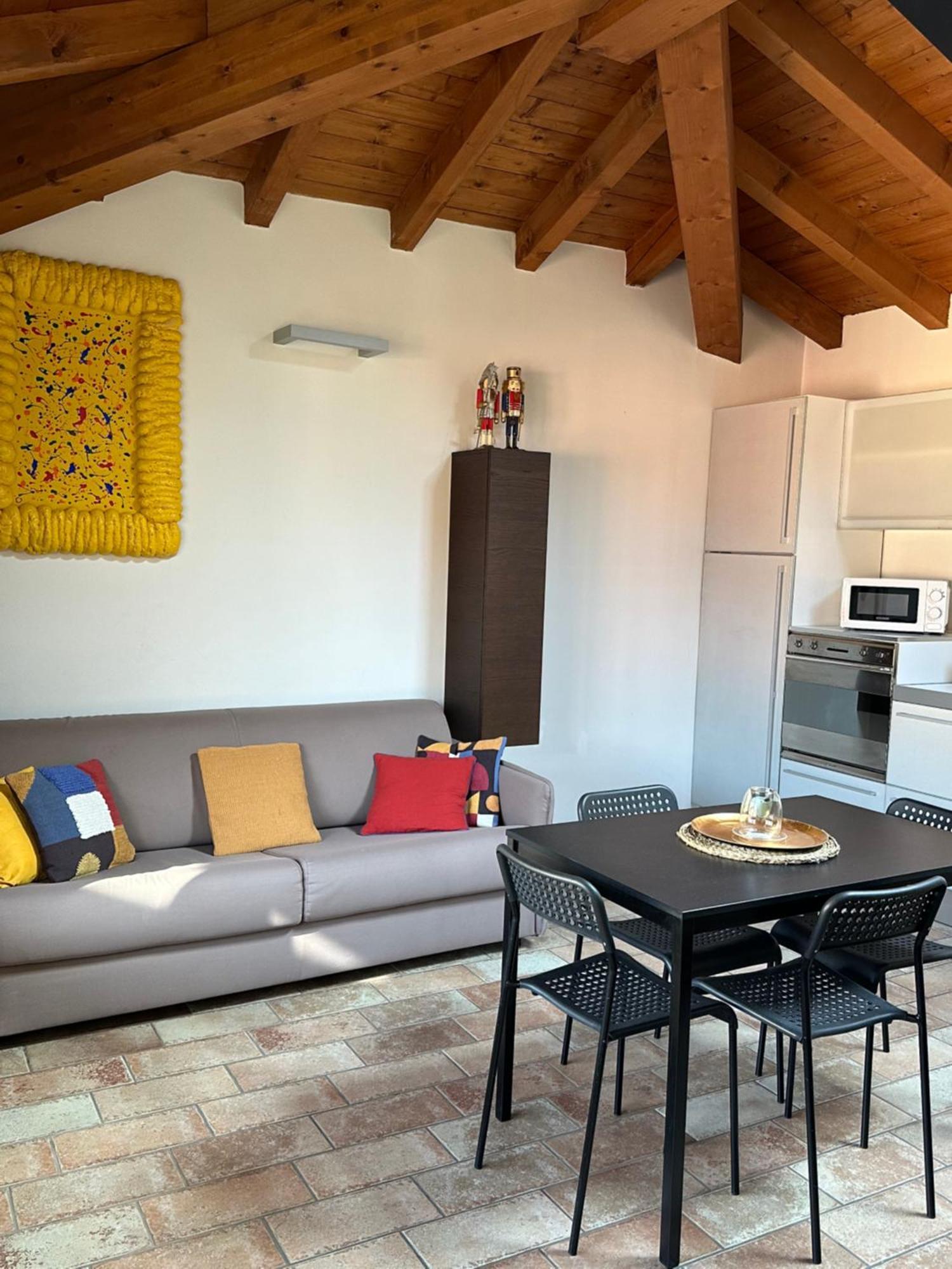 Bergamo Easy Airport Sleep&Fly Parking Apartment Bagian luar foto
